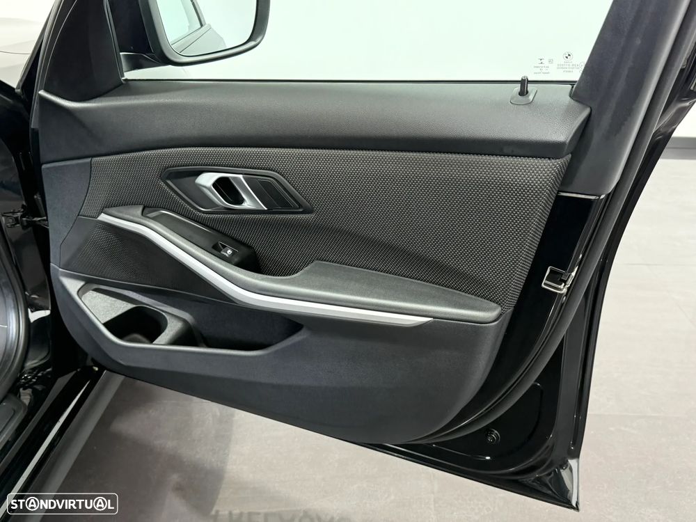 BMW 330 e Corporate Edition Auto - 44