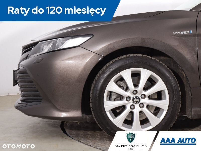 Toyota Camry - 16