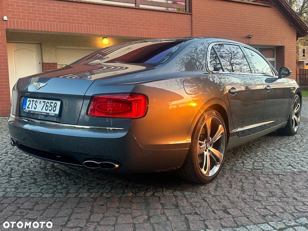 Bentley Flying Spur V8 Mulliner - 13