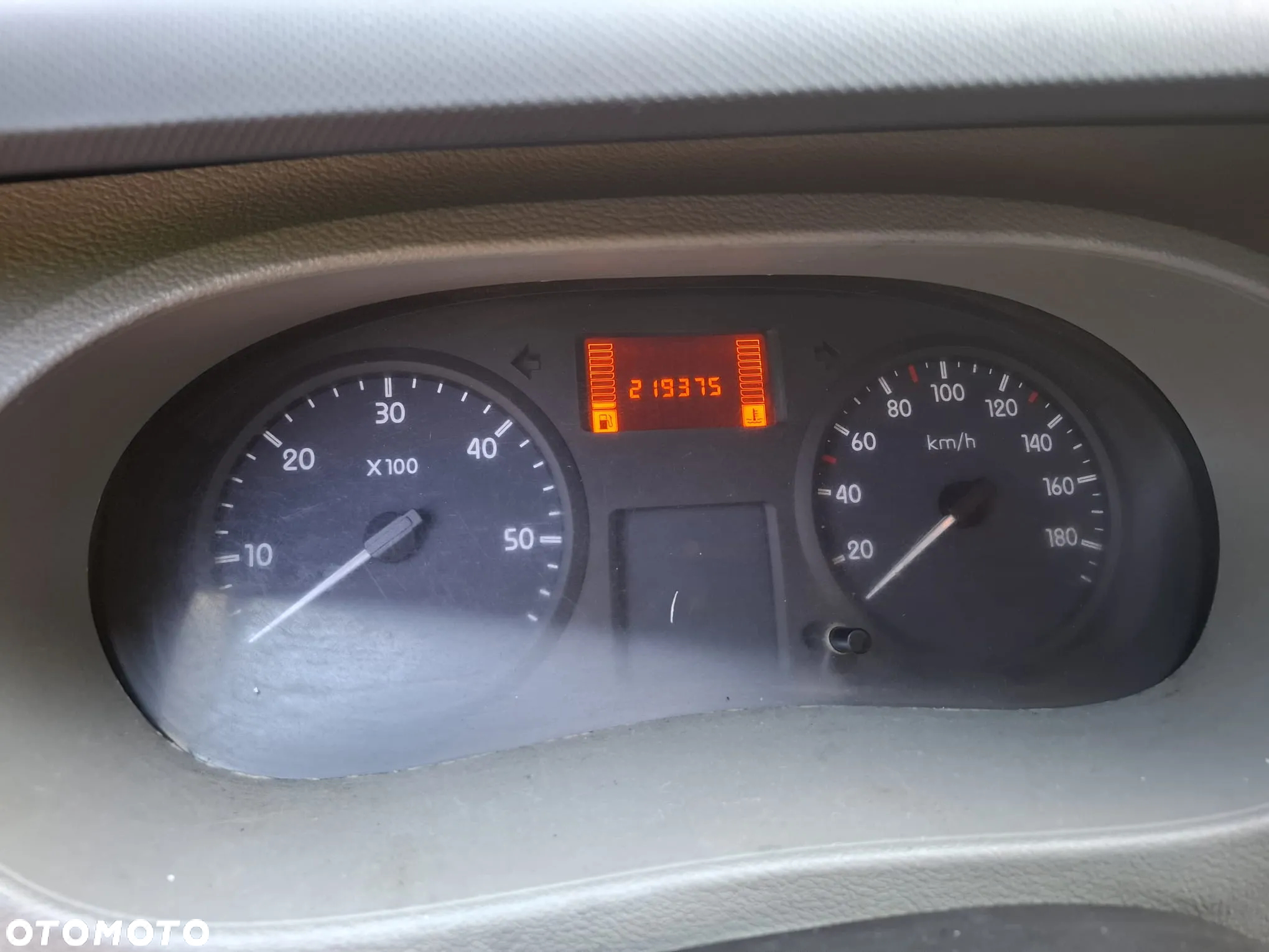 Nissan Interstar - 10