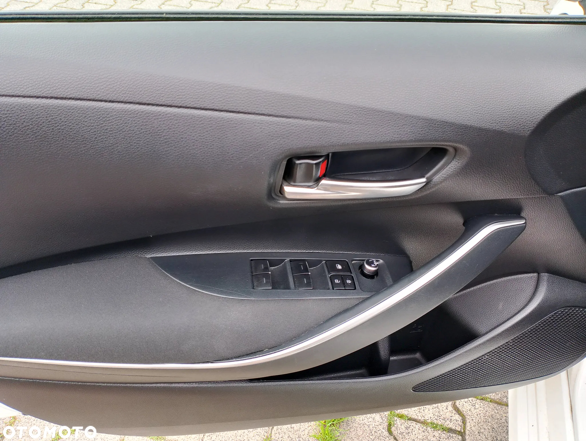 Toyota Corolla 1.8 Hybrid Comfort - 17