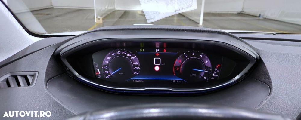 Peugeot 3008 1.2 PureTech S&S EAT8 Allure - 18