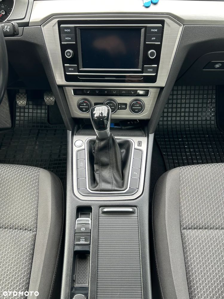 Volkswagen Passat 1.5 TSI EVO Comfortline - 20