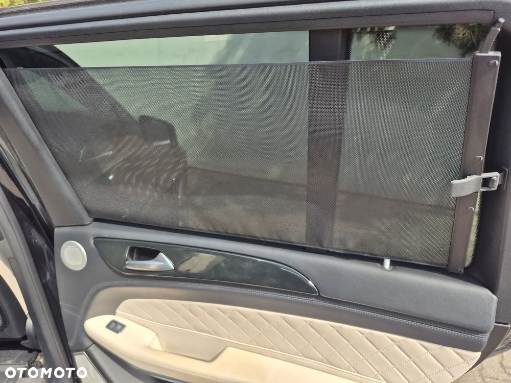 Mercedes-Benz GLS - 27