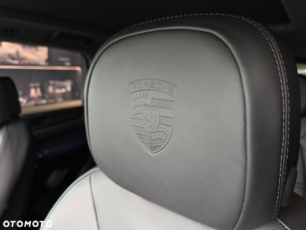 Porsche Cayenne - 21