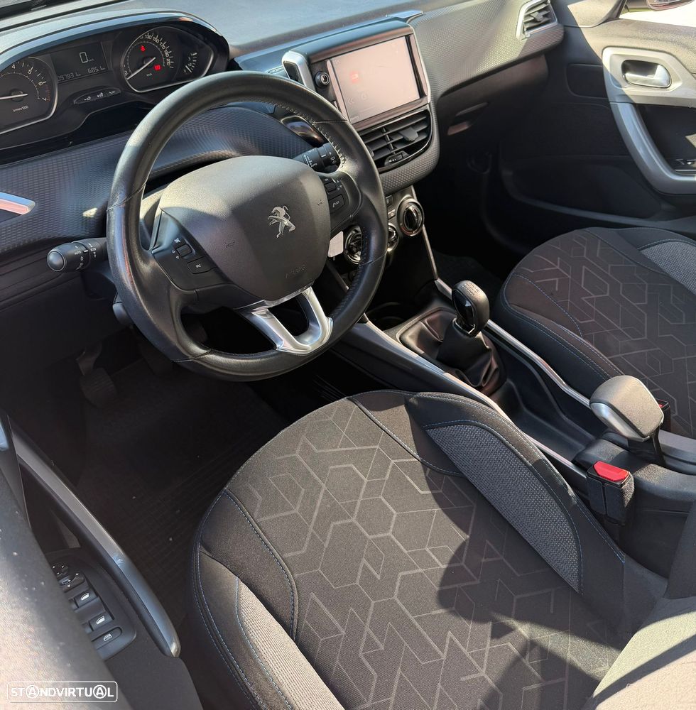 Peugeot 2008 1.2 PureTech Style - 6