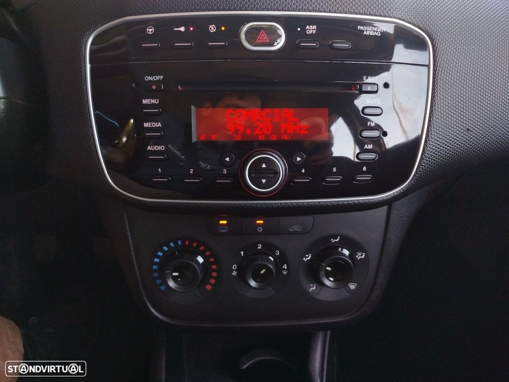 Fiat Punto 1.3 M-Jet Lounge S&S - 6