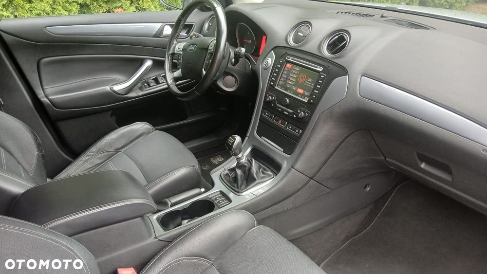 Ford Mondeo 2.0 TDCi Ghia - 12