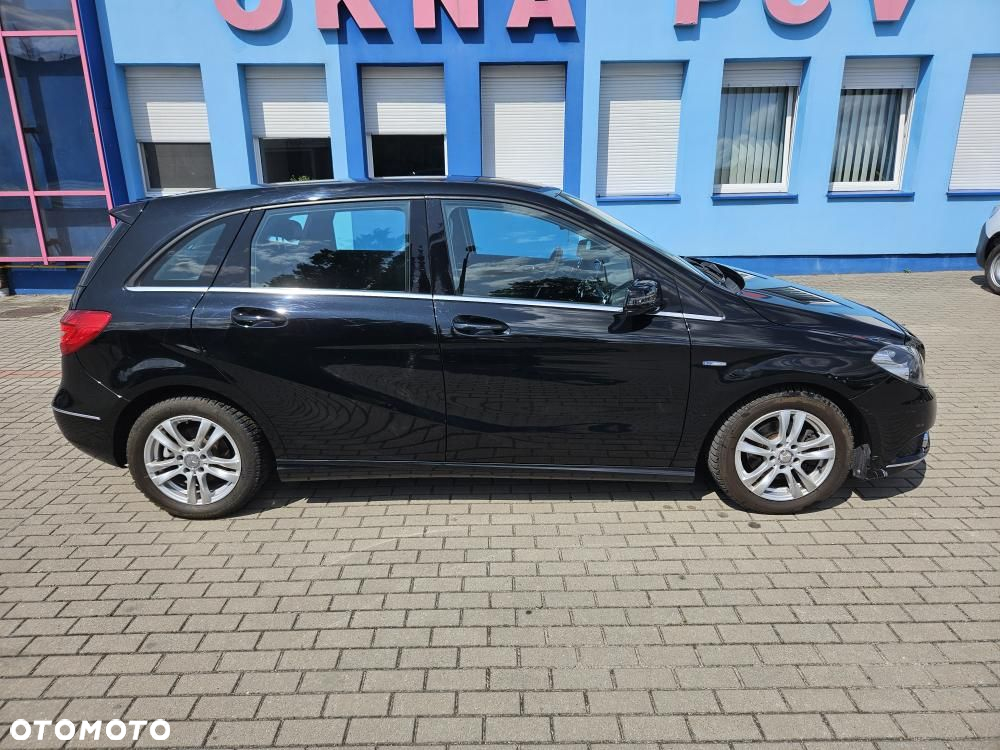 Mercedes-Benz Klasa B 180 (BlueEFFICIENCY) - 4