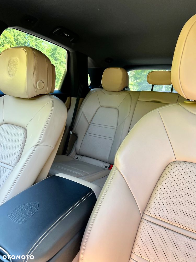 Porsche Cayenne - 9