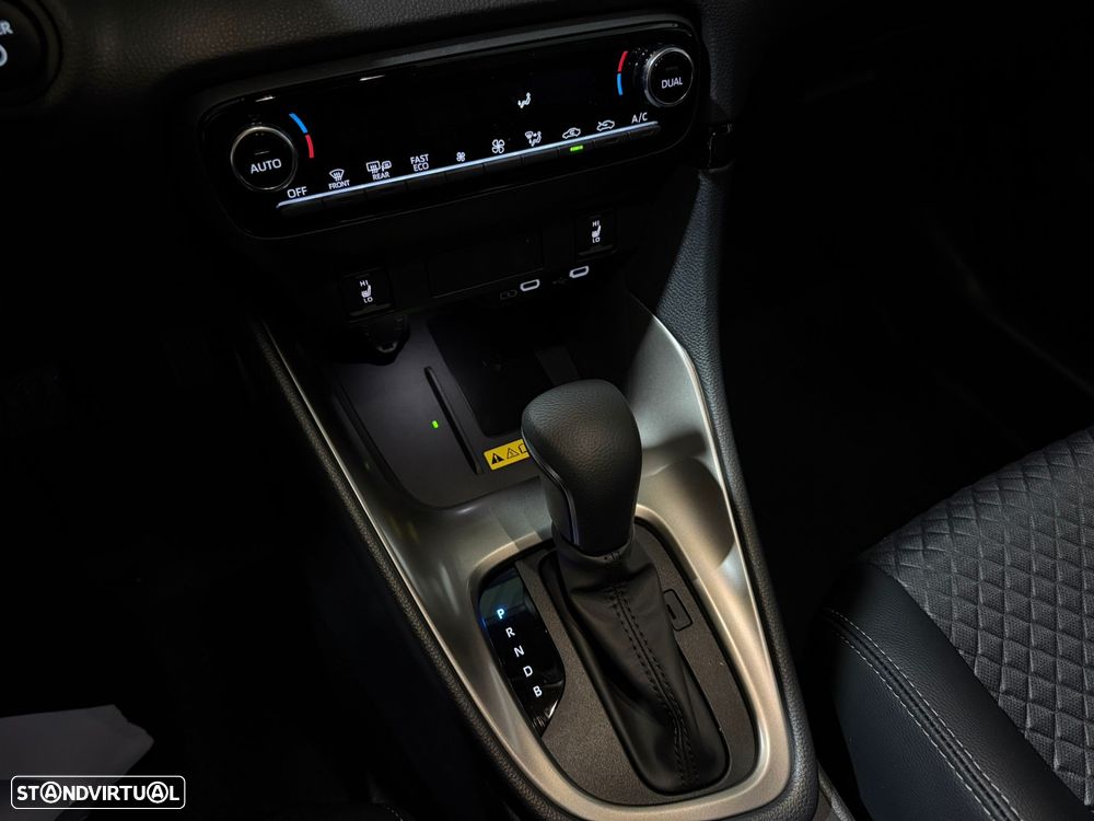 Mazda 2 1.5 L Hybrid VVT-i Homura - 3