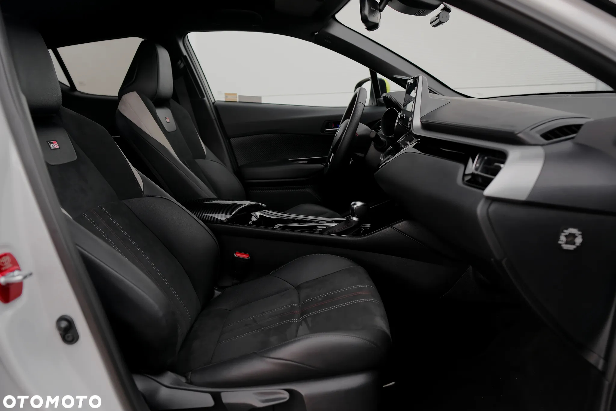 Toyota C-HR 2.0 Hybrid GR Sport - 25