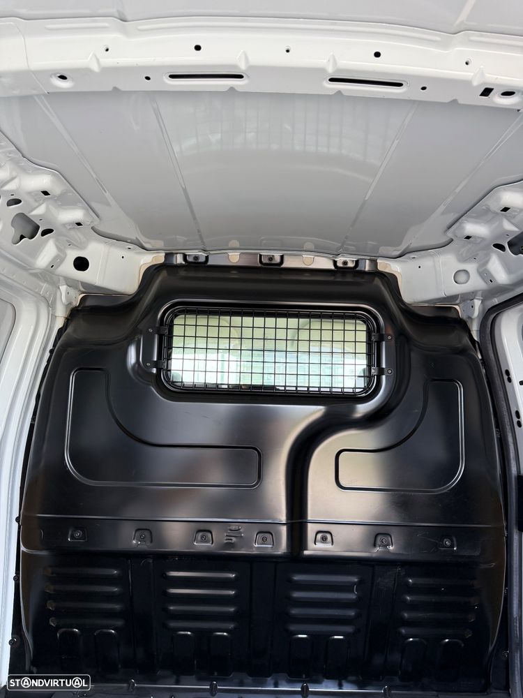 Ford Transit Courier - 10