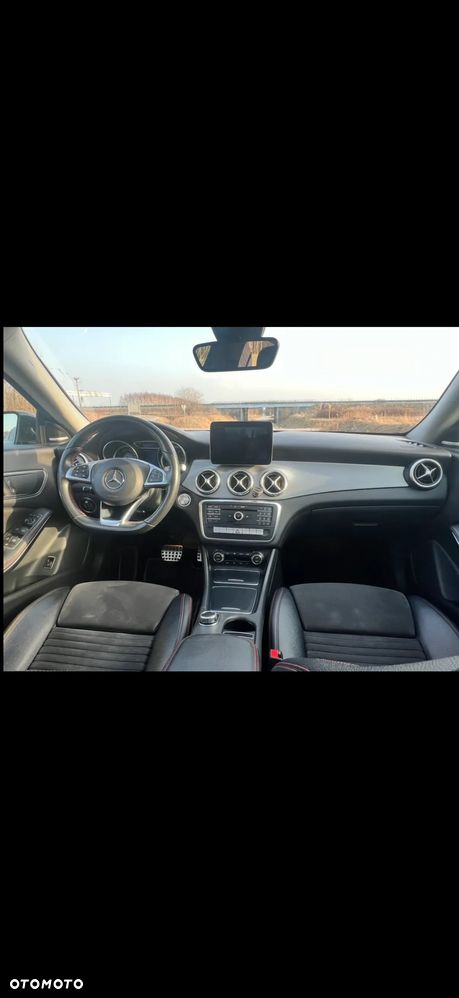 Mercedes-Benz CLA 220 4-Matic AMG Line - 10