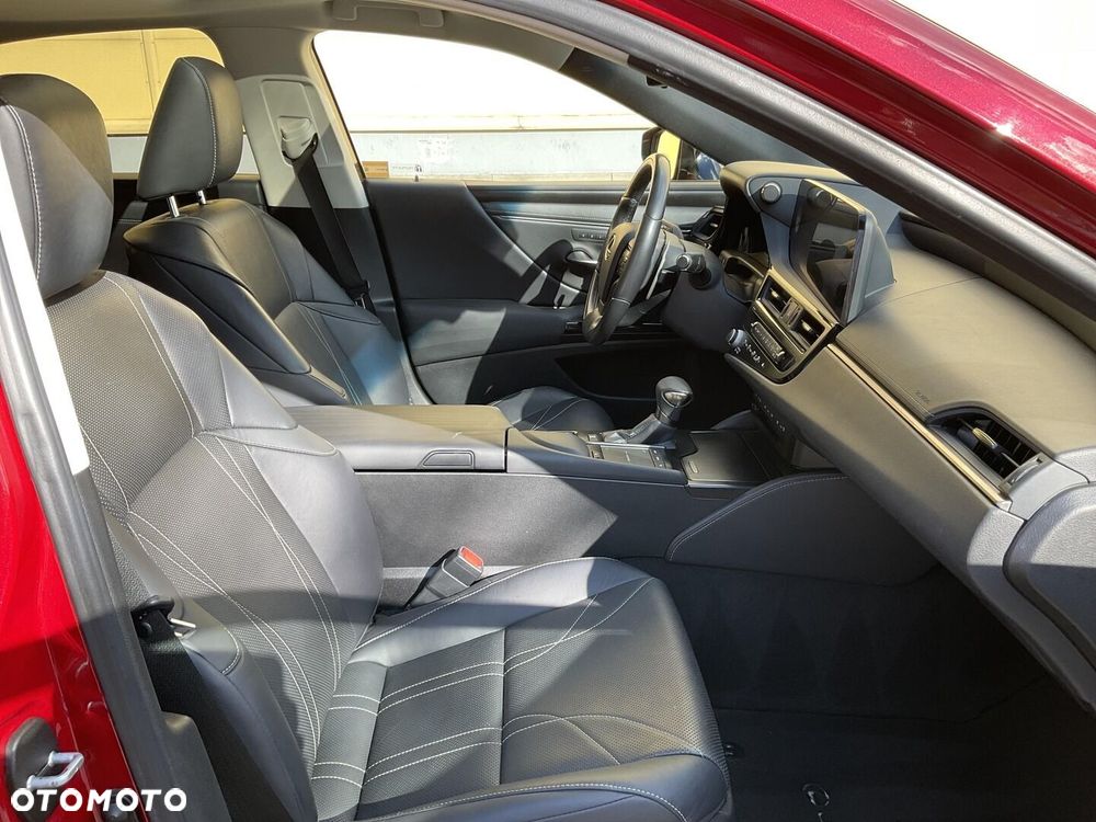 Lexus ES 300h Prestige - 21