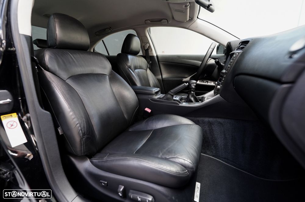 Lexus IS 220 d P.Executive 2G - 2