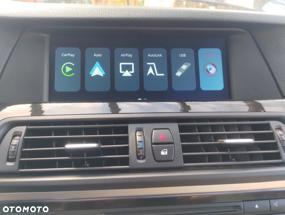 BMW Seria 5 528i xDrive Sport-Aut - 32