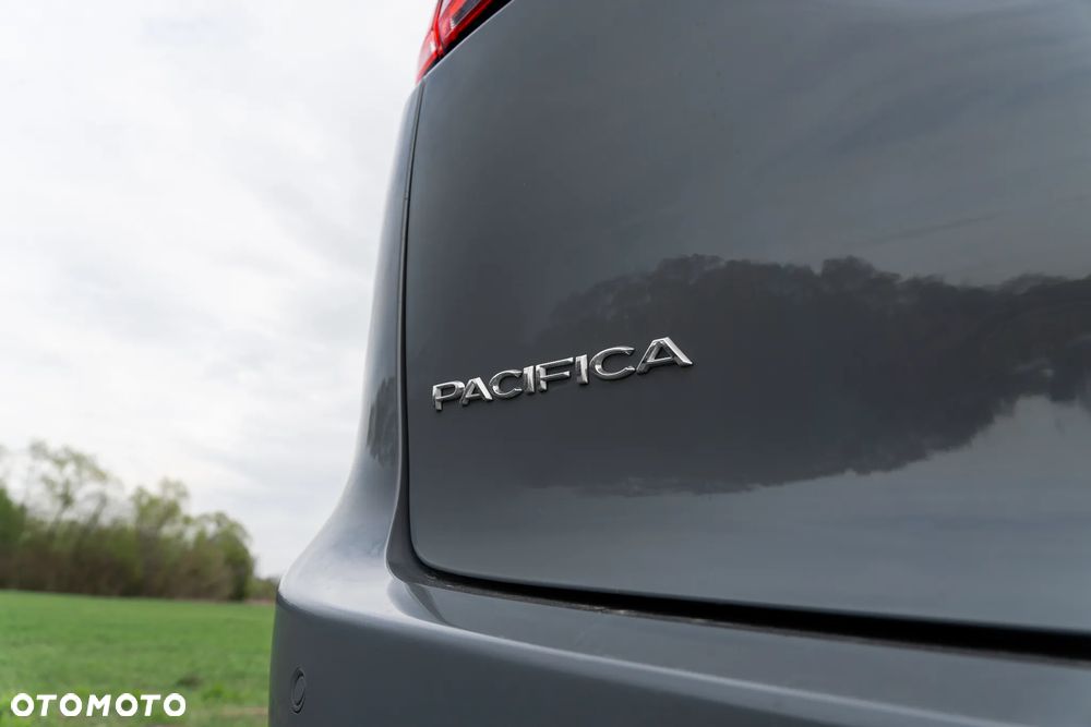 Chrysler Pacifica - 13