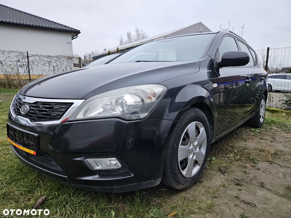 Kia Ceed 1.4 CVVT Dream-Team Edition - 2
