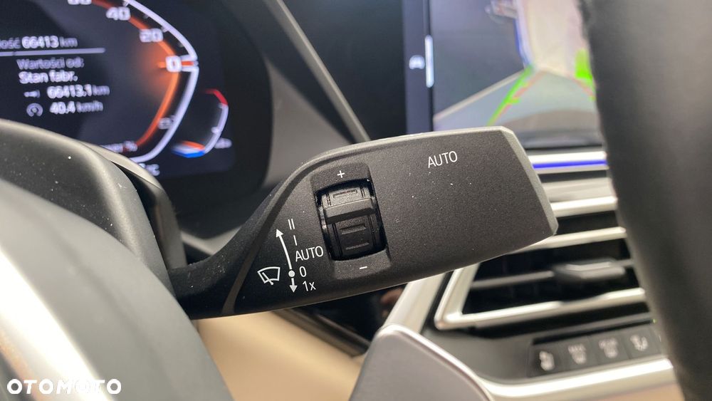 BMW X6 M50i - 24
