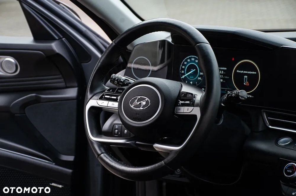 Hyundai Elantra 1.6 Executive CVT - 5