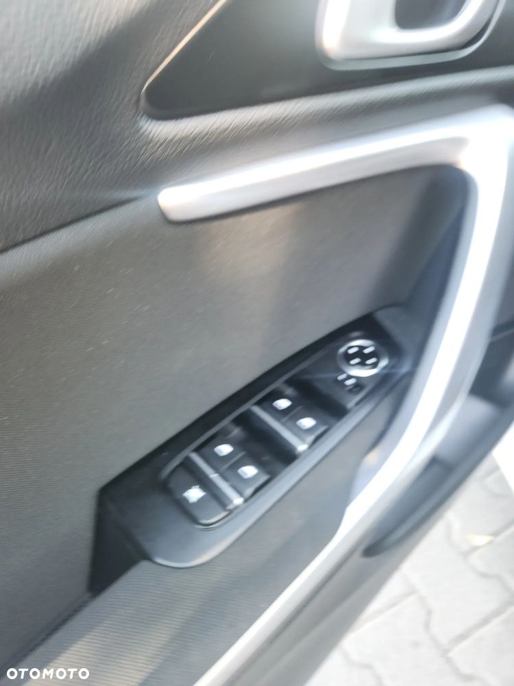 Kia Ceed - 14
