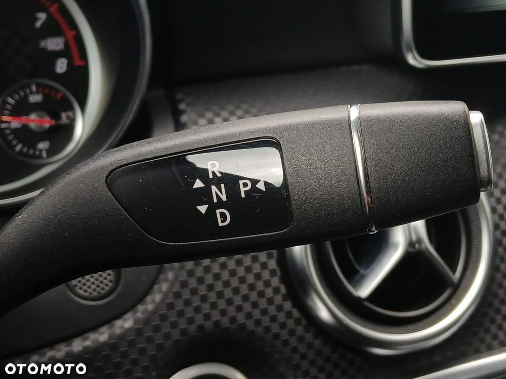 Mercedes-Benz Klasa A 200 7G-DCT - 36
