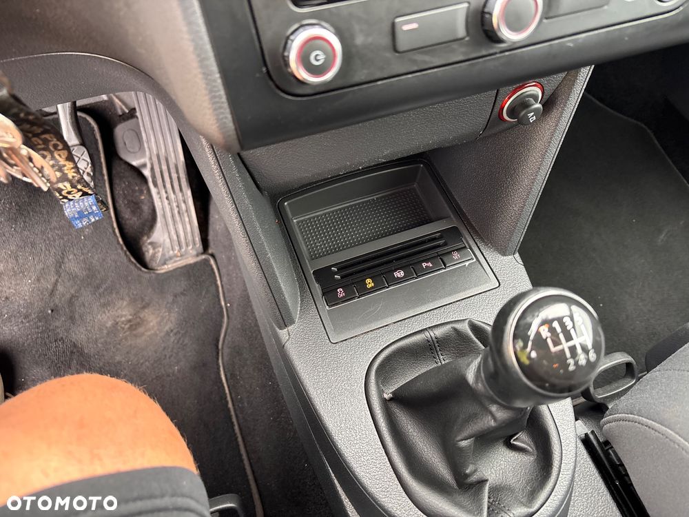 Volkswagen Touran 2.0 TDI DPF BlueMotion Technology Highline - 18