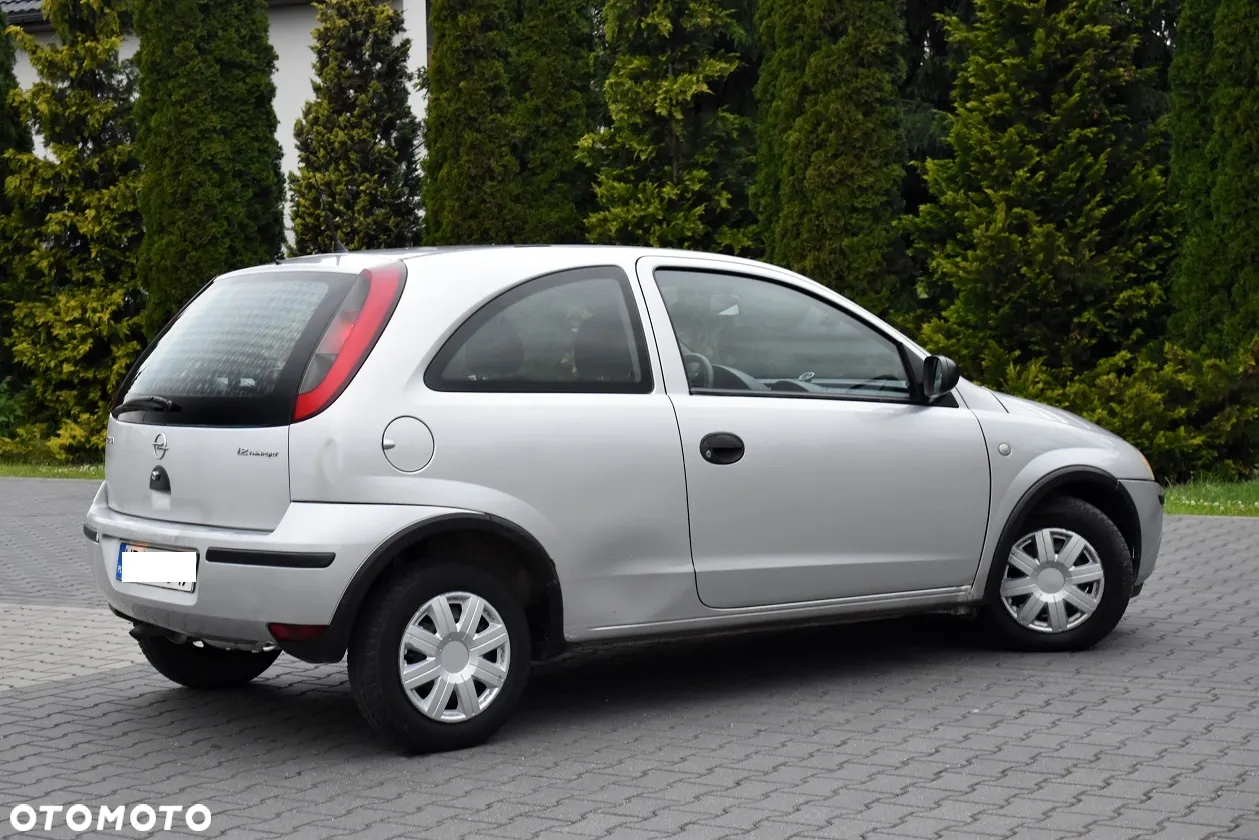 Opel Corsa 1.2 16V Cosmo - 9