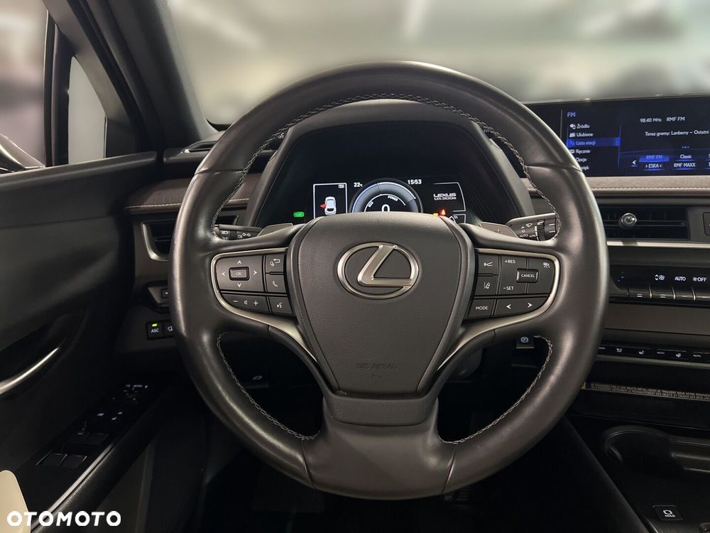 Lexus UX - 18