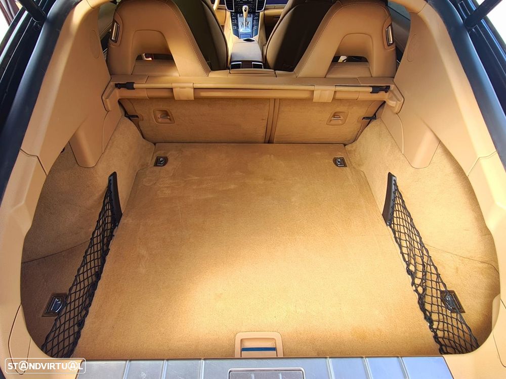 Porsche Panamera - 22