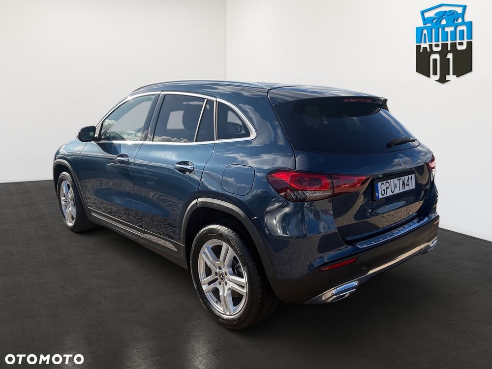 Mercedes-Benz GLA 250 4Matic 8G-DCT - 4