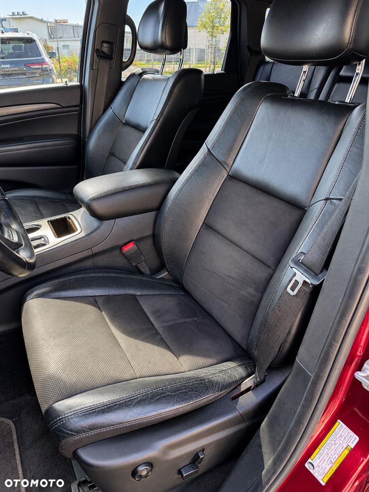 Jeep Grand Cherokee - 16