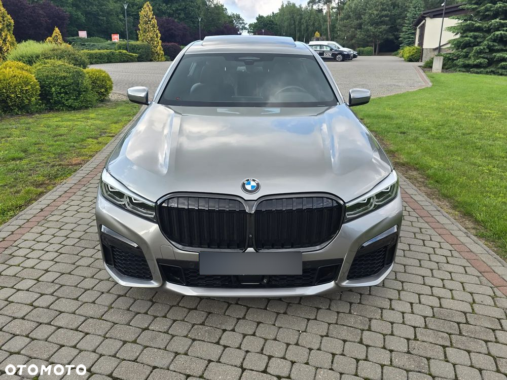 BMW Seria 7 750i xDrive sport - 11