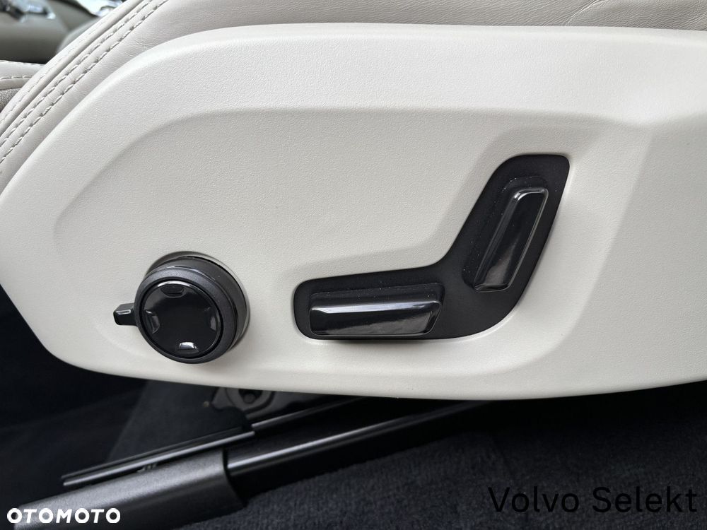 Volvo XC 90 - 11
