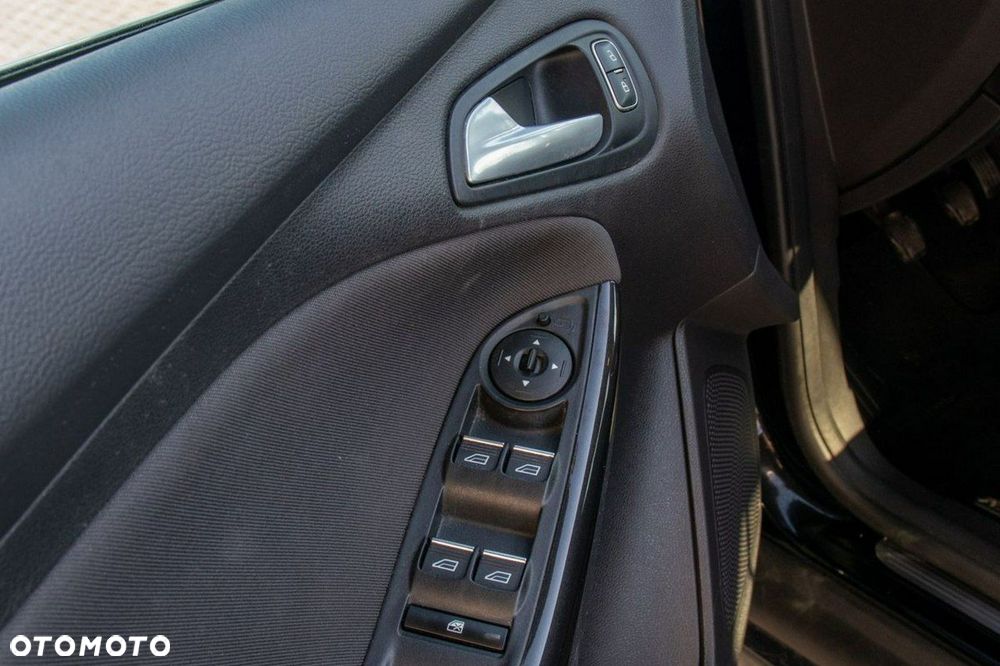 Ford Focus 1.0 EcoBoost Titanium - 27