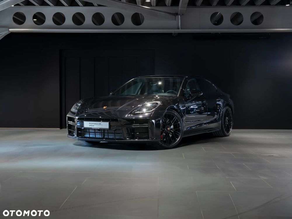 Porsche Panamera - 1