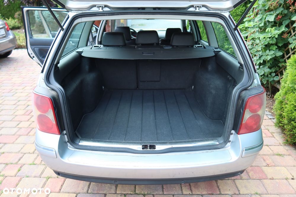 Volkswagen Passat 1.9 TDI Highline - 15