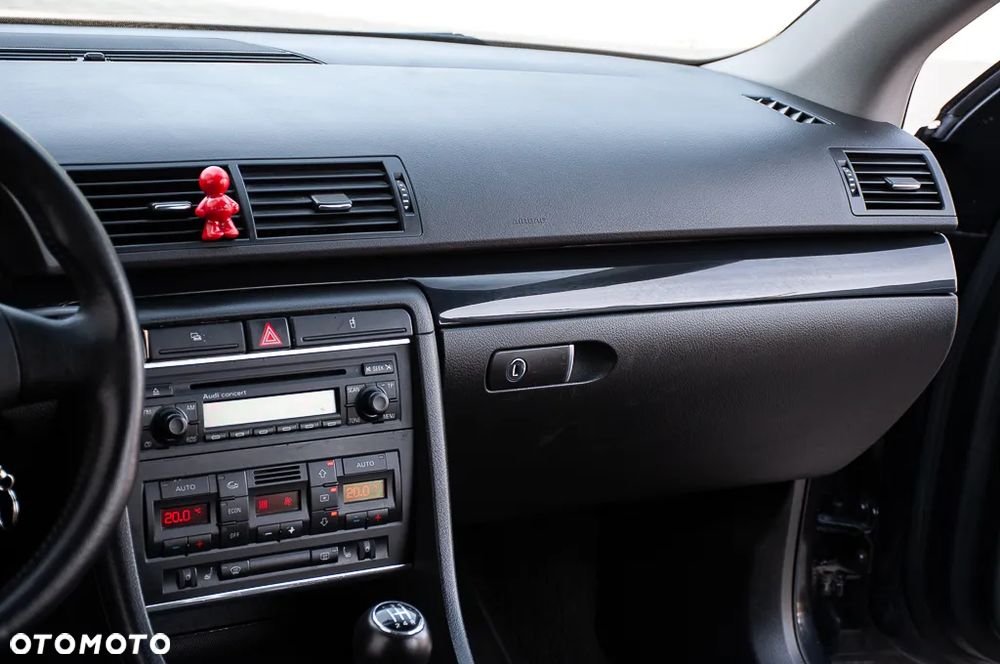 Audi A4 Avant 2.4 - 31