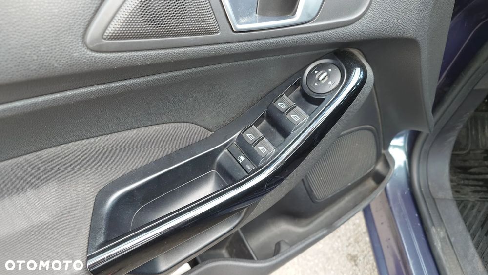 Ford Fiesta 1.0 EcoBoost Titanium - 10