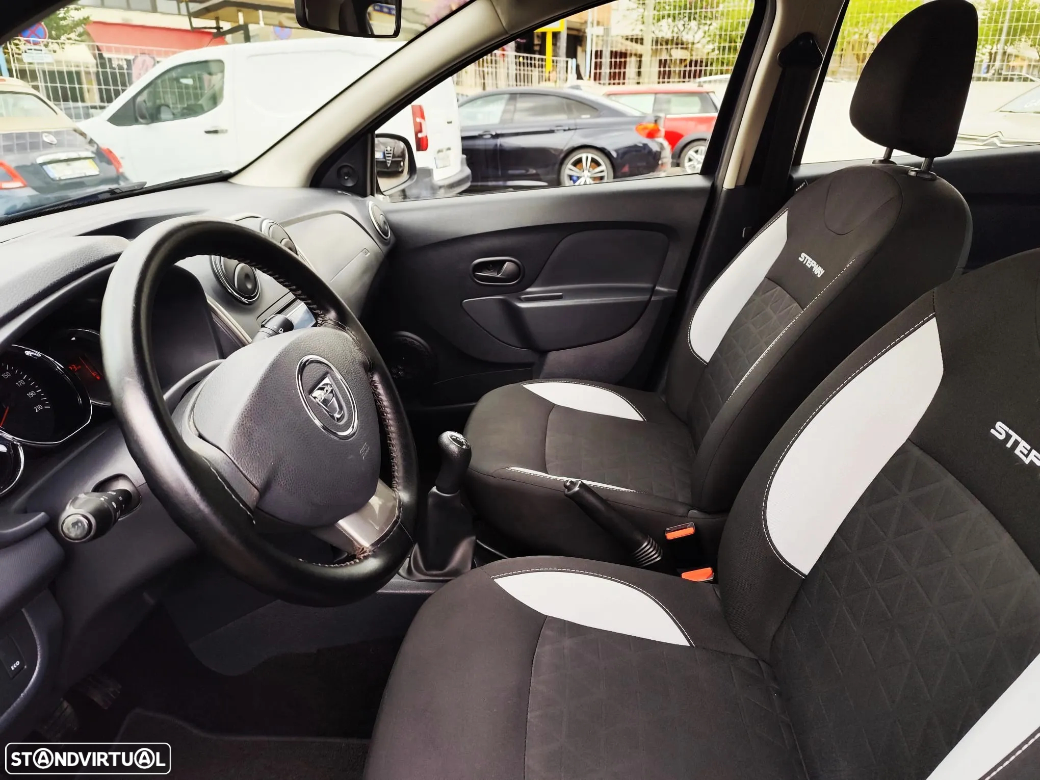 Dacia Sandero 1.5 dCi Stepway - 8