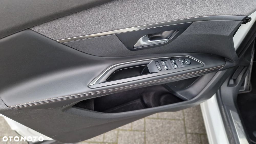 Peugeot 5008 BlueHDi 130 EAT8 GT - 24