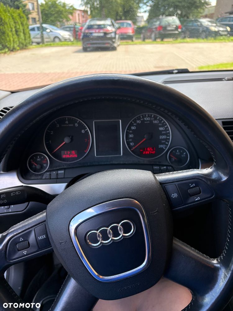 Audi A4 Limousine - 6