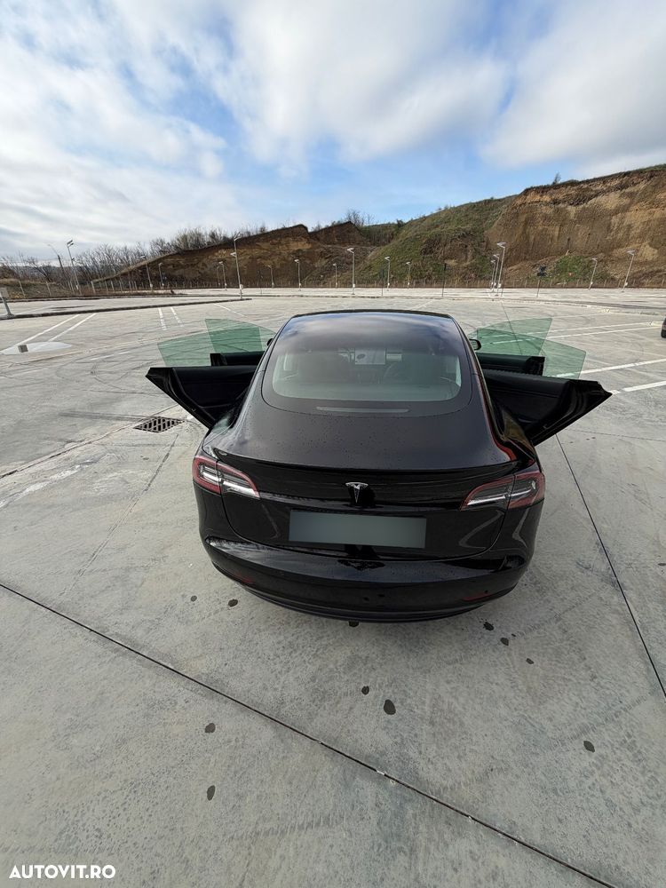 Tesla Model 3 Standard Reichweite Plus Hinterradantrieb - 11