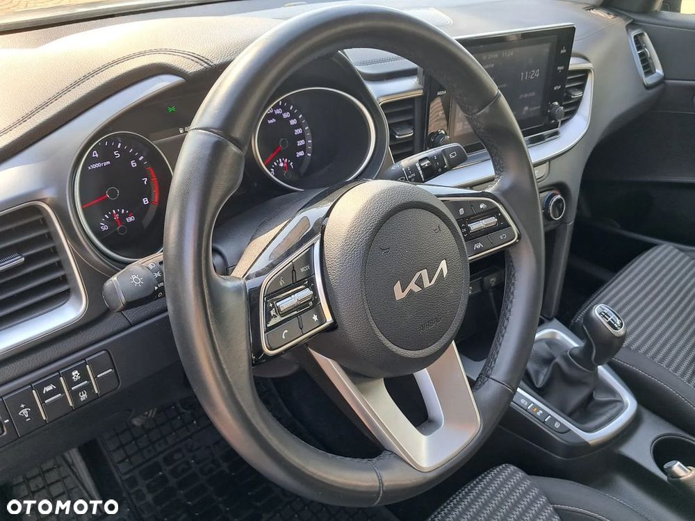 Kia Ceed 1.5 T-GDI M - 8