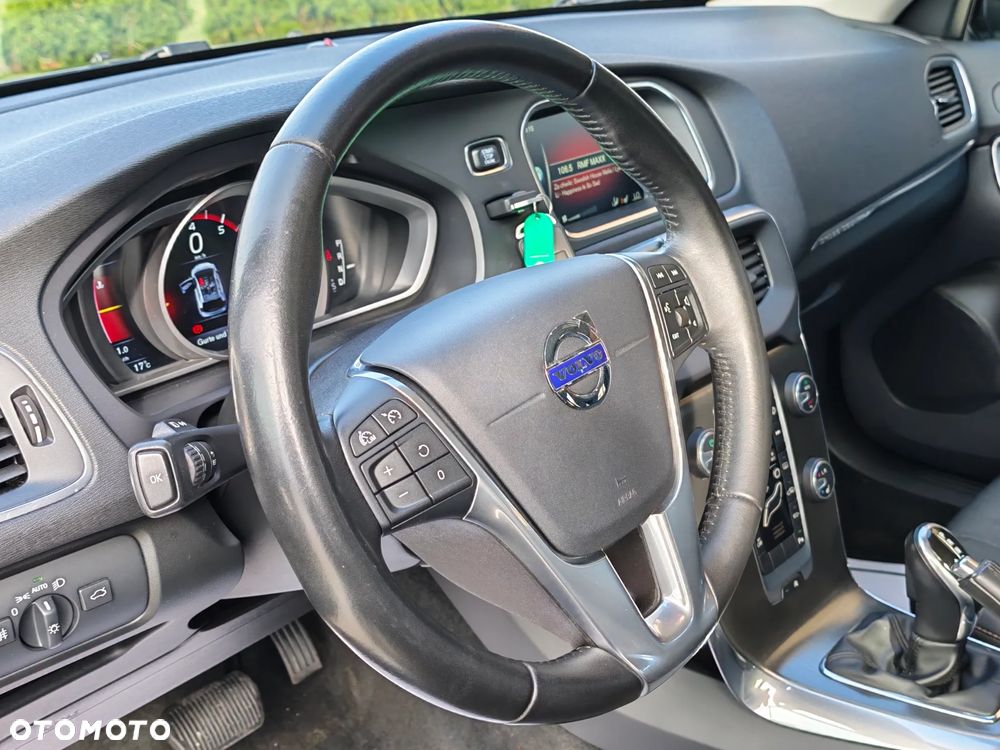 Volvo V40 T3 Drive-E Momentum - 27