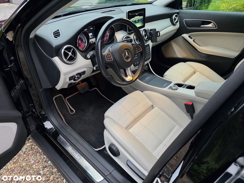 Mercedes-Benz GLA 200 (CDI) d 4Matic 7G-DCT AMG Line - 22