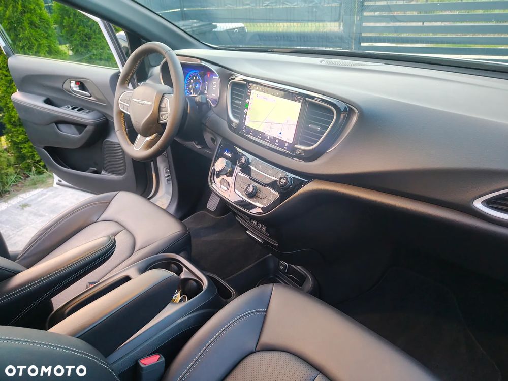 Chrysler Pacifica - 19