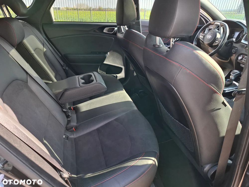 Kia ProCeed 1.6 T-GDI GT DCT - 10