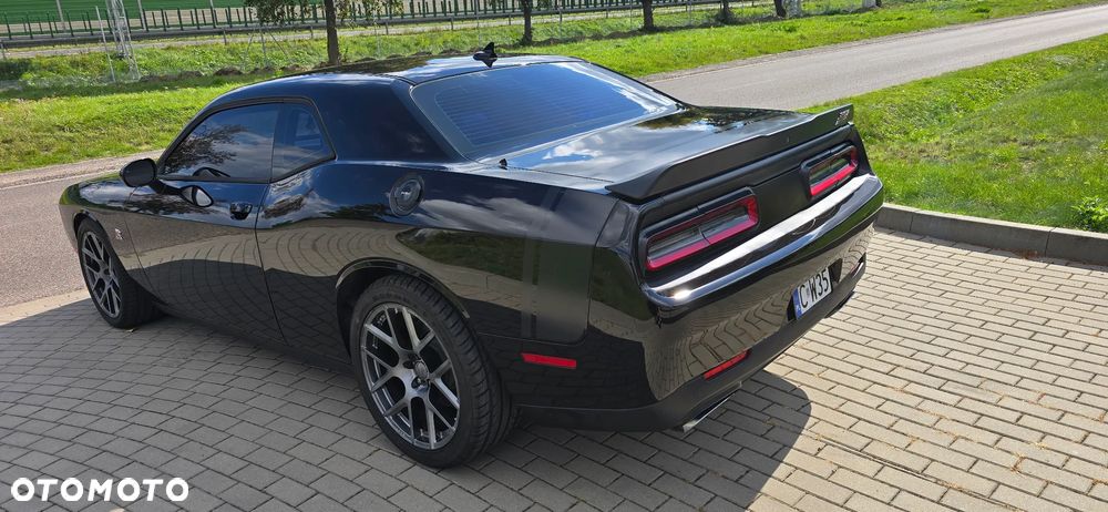 Dodge Challenger - 22